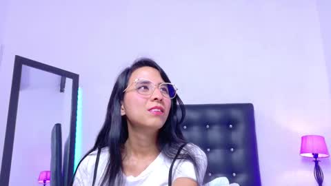 skinny_hottie18 online show from September 13, 2:03 pm