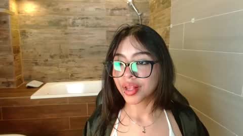 S O F I  online show from February 22, 5:03 pm