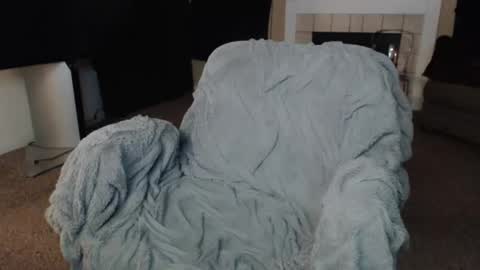 SKYLE   online show from December 4, 1:41 am