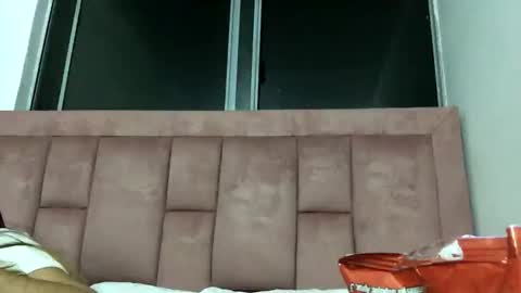 Skyler online show from December 1, 6:39 am