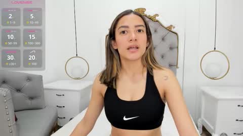 Skyler online show from March 22, 3:34 am