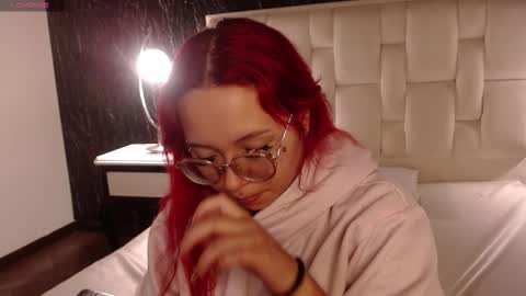 Skylla online show from December 18, 1:45 pm