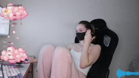 Snapshot of skyqueeni chatting on February 14, 9:56 am Nastya online show from February 14, 9:56 am