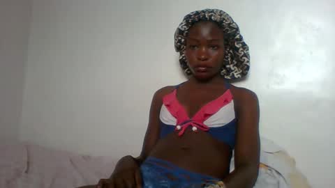 Snapshot of slimdiva chatting on October 21, 5:00 am slimdiva online show from October 21, 5:00 am