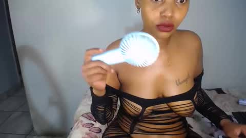 Snapshot of sluttykayy_ chatting on October 21, 5:28 pm sluttykayy_ online show from October 21, 5:28 pm