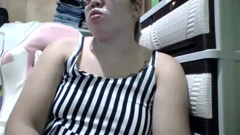 Snapshot of small_boobs59 chatting on October 26, 2:12 pm Lovewella online show from October 26, 2:12 pm