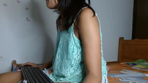 Snapshot of smallflorecita chatting on January 4, 9:00 am smallflorecita online show from January 4, 9:00 am