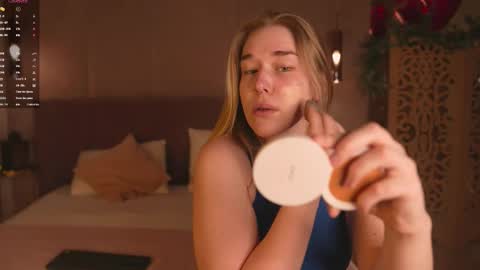 Mia online show from February 26, 5:17 am