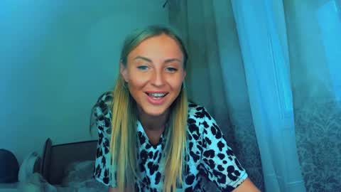 Sneja online show from March 25, 2:53 pm