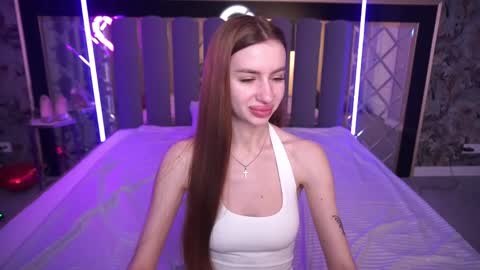 snow_whiteeex online show from April 18, 6:05 am