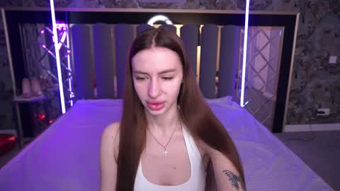 snow_whiteeex online show from April 22, 5:59 am