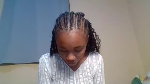 Snowie eyes online show from November 13, 10:20 pm