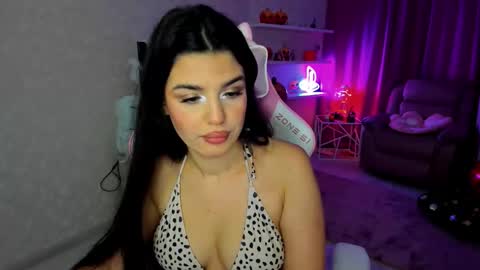 snowingwinter online show from November 4, 7:30 pm