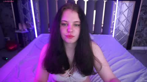 snowwhite_bella online show from April 18, 7:58 pm