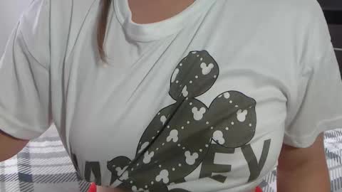 Sofa Castellanos online show from April 17, 2:41 pm