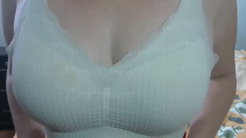 Sofa Castellanos online show from April 12, 12:41 pm