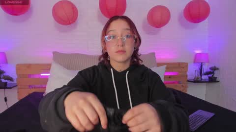 Snapshot of sofi_bakerrr chatting on December 6, 11:33 am Sofia online show from December 6, 11:33 am