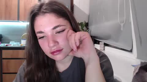 Snapshot of sofi_delightful chatting on February 20, 7:52 pm Sofi online show from February 20, 7:52 pm