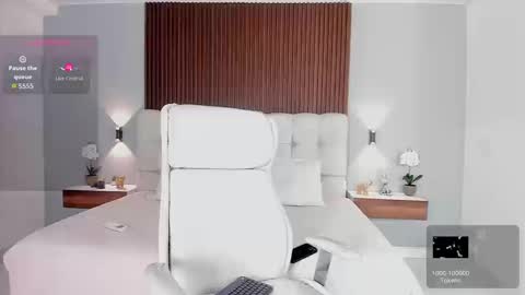 Snapshot of sofi_potter_ chatting on September 23, 4:38 pm Sofia online show from September 23, 4:38 pm