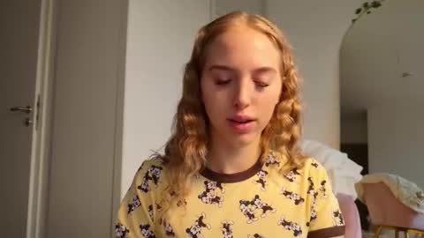 Snapshot of sofiaaaxoxoxo chatting on October 8, 7:13 am Sofia online show from October 8, 7:13 am