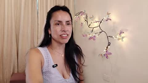 Sofi Bella online show from April 19, 7:05 pm