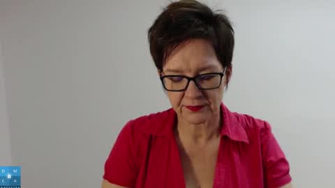 Snapshot of sofie_velvet chatting on October 21, 6:28 am Sofie Velvet online show from October 21, 6:28 am