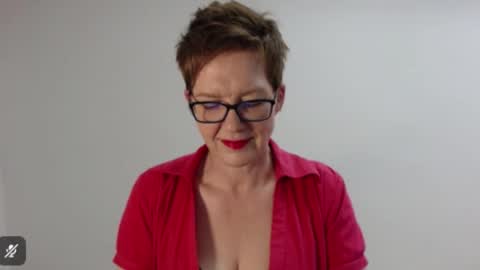 Sofie Velvet online show from April 6, 2:18 pm