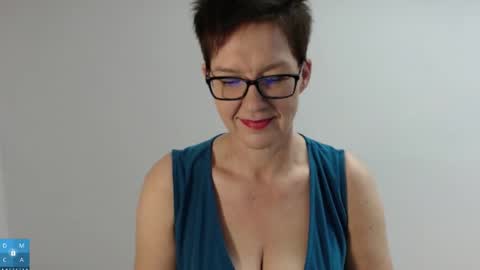 Sofie Velvet online show from November 12, 6:55 am