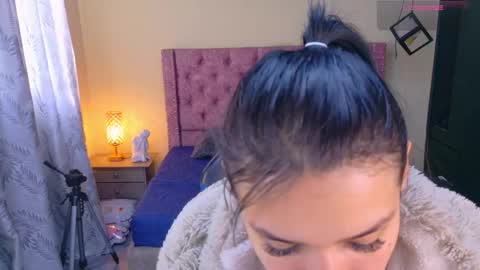 sofii_cute01 online show from February 9, 12:40 pm