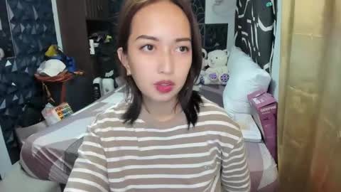 Snapshot of soft_angel8 chatting on October 9, 2:10 pm Angel online show from October 9, 2:10 pm