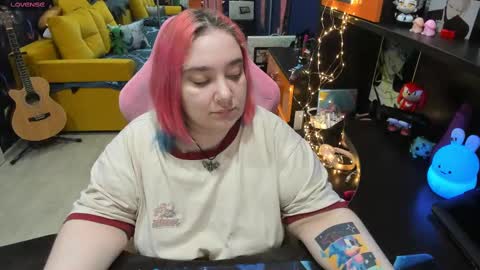 Snapshot of softie_sofy chatting on February 12, 1:19 am Sofie online show from February 12, 1:19 am
