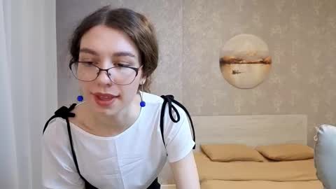 Kelly online show from February 27, 6:19 pm