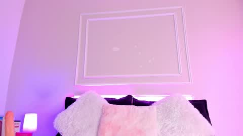   online show from February 6, 7:01 am