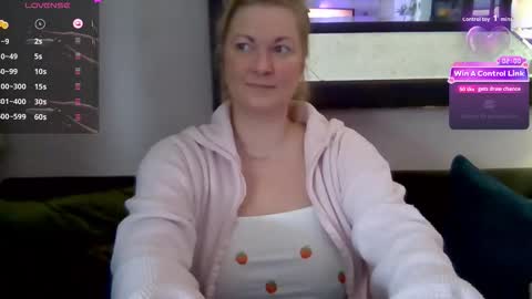 solesticia online show from April 7, 4:09 pm