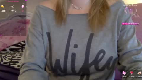 solesticia online show from November 21, 6:21 pm