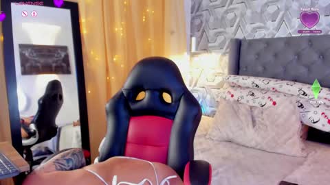 sophie online show from September 8, 11:15 pm