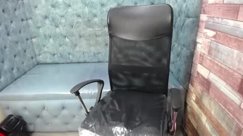 sophi_hardd online show from March 8, 2:27 pm