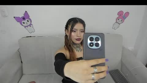 sophia_fox420 online show from April 23, 7:05 am