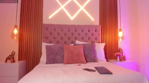 sophia_turneer online show from September 11, 2:01 am