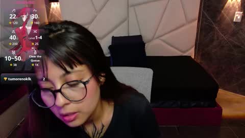 Snapshot of sophiaa_7 chatting on October 20, 1:25 pm Sophi online show from October 20, 1:25 pm