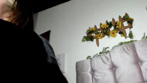 SophiaLee online show from March 15, 12:45 am