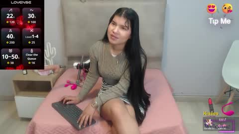 Sophia Bedford online show from April 15, 1:11 pm