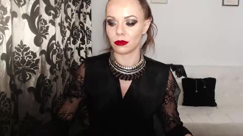 Snapshot of sophiagrimms chatting on December 2, 1:56 pm sOPHIAbRIMMS online show from December 2, 1:56 pm