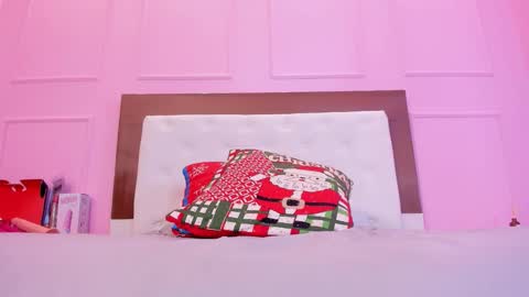 S O P H I A  online show from December 20, 1:04 pm