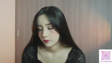 Sophie or Sof online show from April 11, 2:39 am