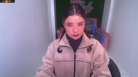 Snapshot of sophie_t_ chatting on January 17, 2:39 am Sofia online show from January 17, 2:39 am