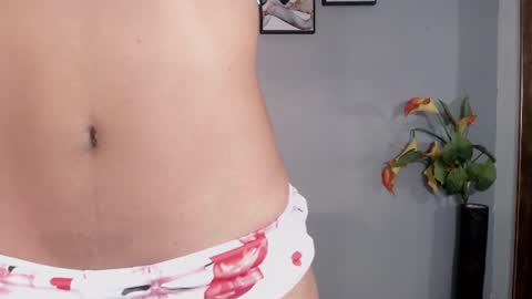 sophie_w1 online show from July 27, 12:24 pm
