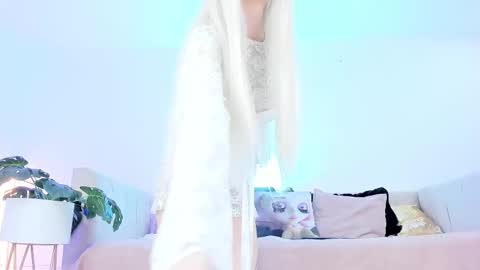 Snapshot of sophiehill_gh chatting on October 3, 12:27 am SOPH  online show from October 3, 12:27 am