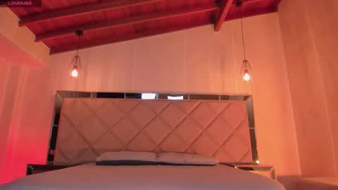 Sophie Houston online show from March 7, 7:37 am