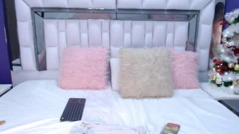 sophie online show from December 14, 2:55 am